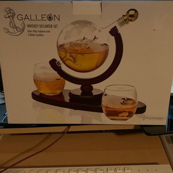Galleon Globe Whiskey Decanter Set Shannon Godinger - Picture 4 of 6